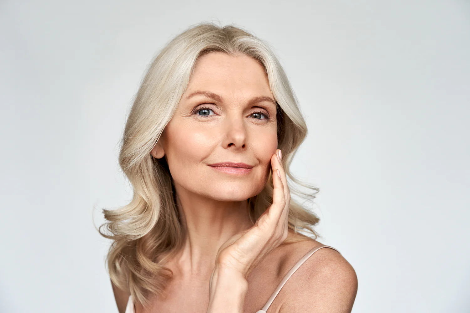 o-primeiro-skincare-não-cosmético-com-segurança-e-eficácia-comprovados-linha-antiage